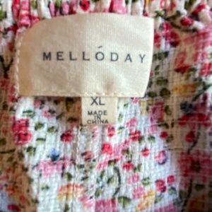 Super cute Spring 3/4 Sleeve Floral Top, Size XL